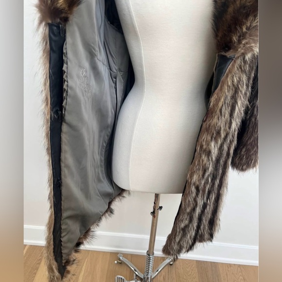 Raccoon fur jacket with exaggerated collar - Picture 3 of 7